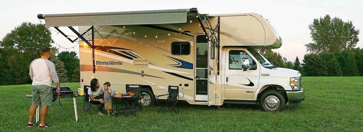 Class C Motor Homes Overview and Buying Guide near Madison, WI