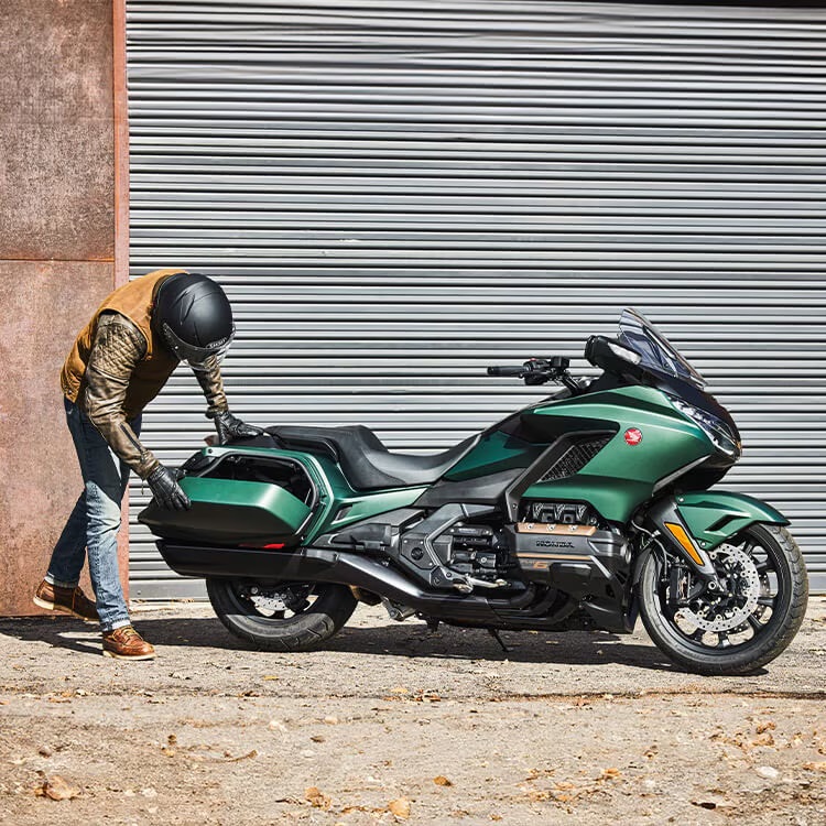 Salina, KS - 2024 Honda Gold Wing's Features