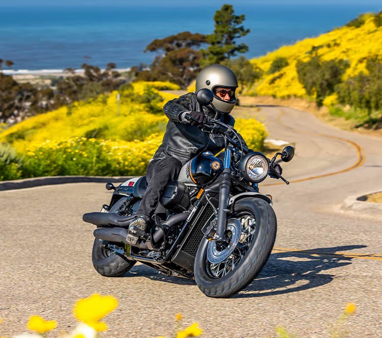 Hutchinson, KS - 2024 Honda Shadow Phantom's Trims