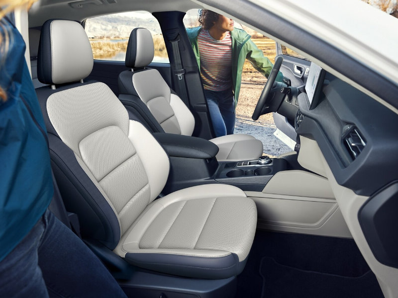 Sarcoxie, MO - 2024 Ford Escape's Interior