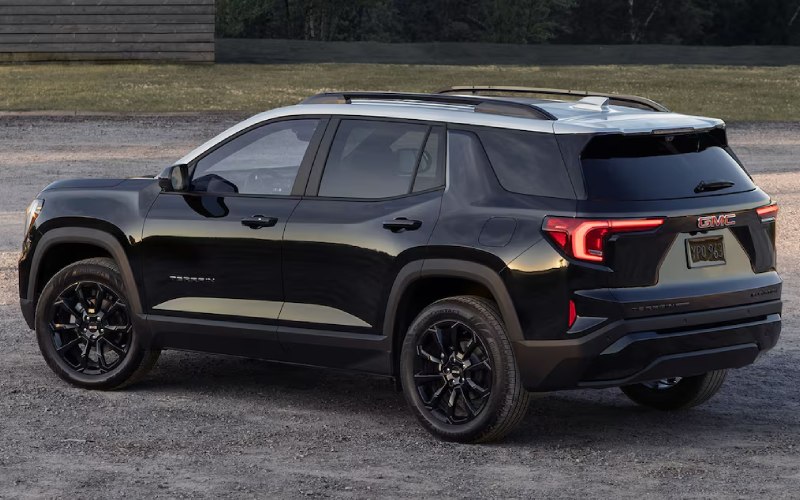 Frontenac, KS - 2025 GMC Terrain's Exterior