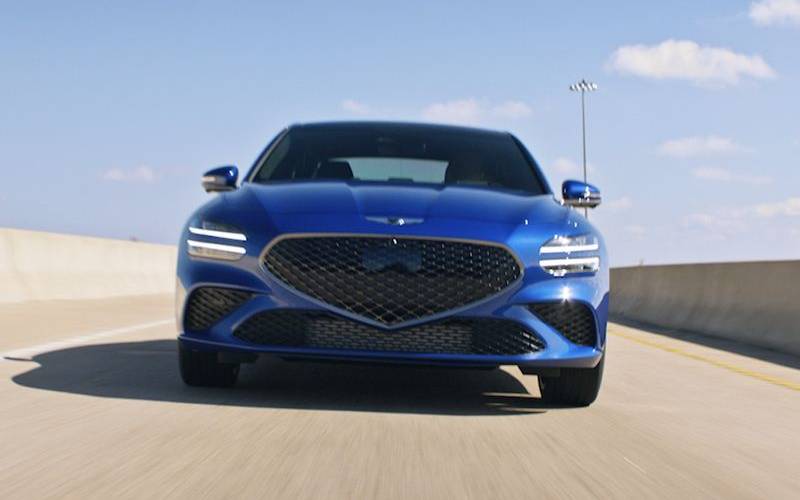 Hutchinson, KS - 2025 Genesis G70's Exterior