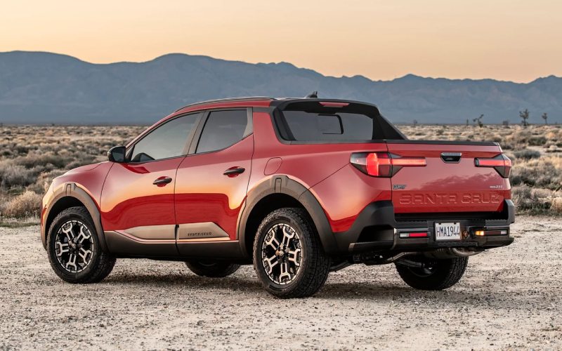 Unmatched Versatility with the 2025 Hyundai Santa Cruz near Dodge City, KS