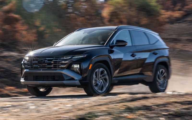 The Innovative Connectivity of the 2025 Hyundai Tucson Hybrid near Emporia, KS