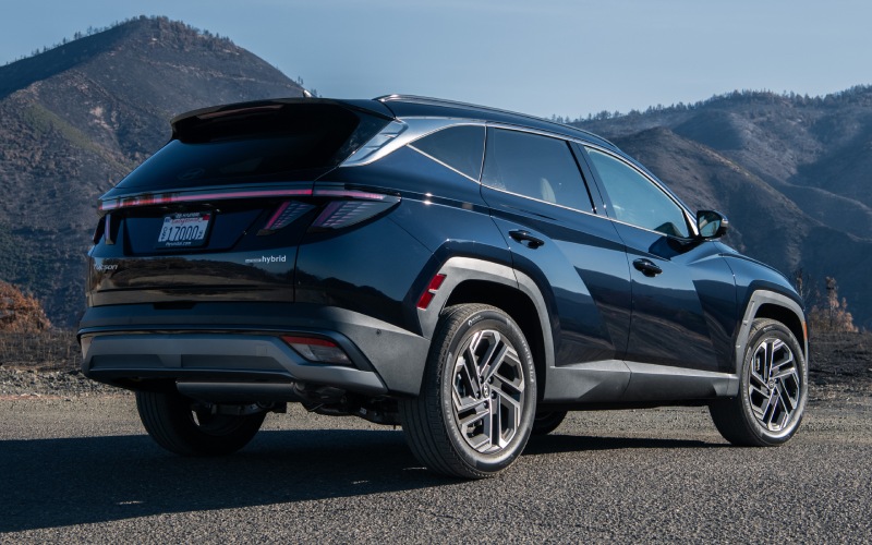Wichita, KS - 2025 Hyundai Tucson Hybrid's Exterior