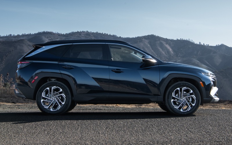 Wichita, KS - 2025 Hyundai Tucson Hybrid's Mechanical