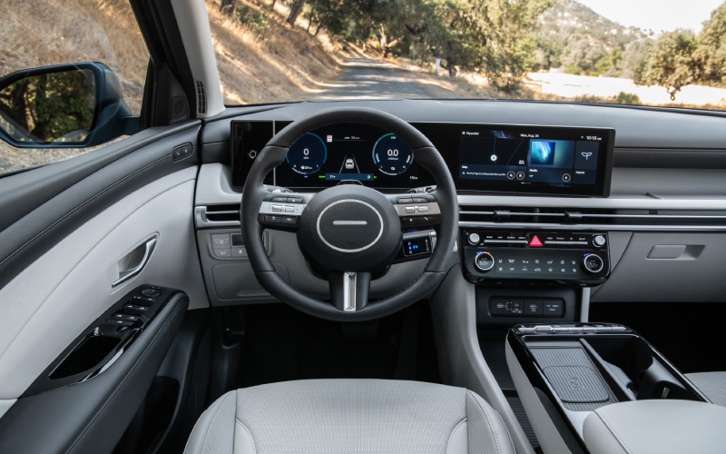 Wichita, KS - 2025 Hyundai Tucson Hybrid's Interior