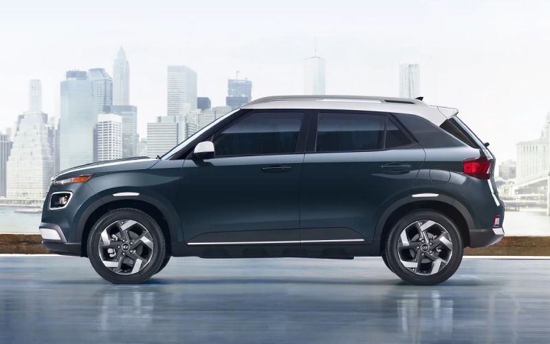 Wichita, KS - 2025 Hyundai Venue's Exterior