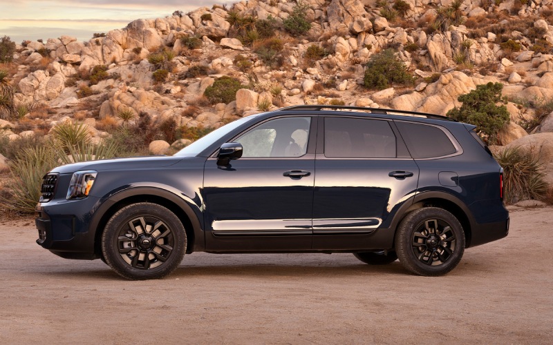 Joliet, IL - 2025 Kia Telluride's Exterior Joliet, IL - 2025 Kia Telluride's Exterior