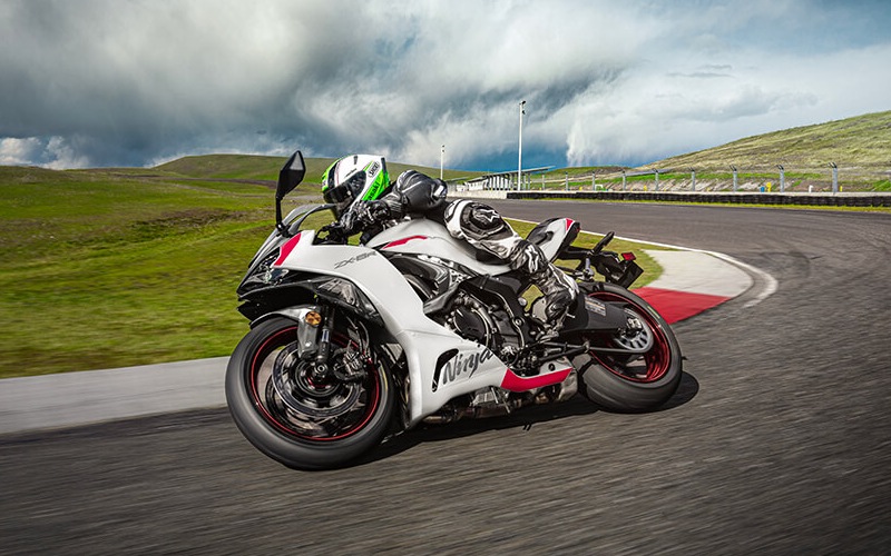 2025 Kawasaki Ninja ZX-6R features
