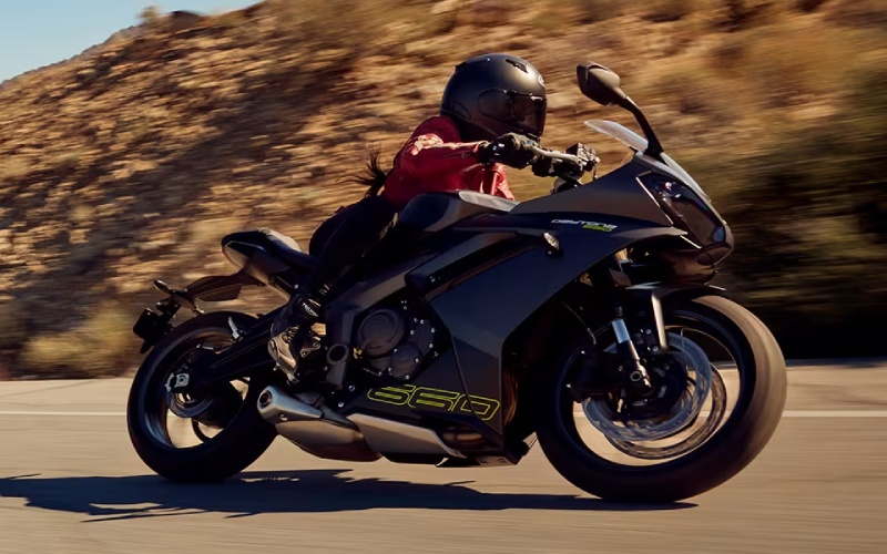 What Rider Modes and Safety Tech Does the 2025 Triumph Daytona 660 Offer around Eastborough, KS?