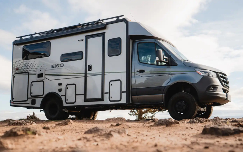 Which motorhome is better for four-season, off-grid adventures around Chicago, IL — the 2026 Winnebago EKKO Sprinter or the 2026 Winnebago View?