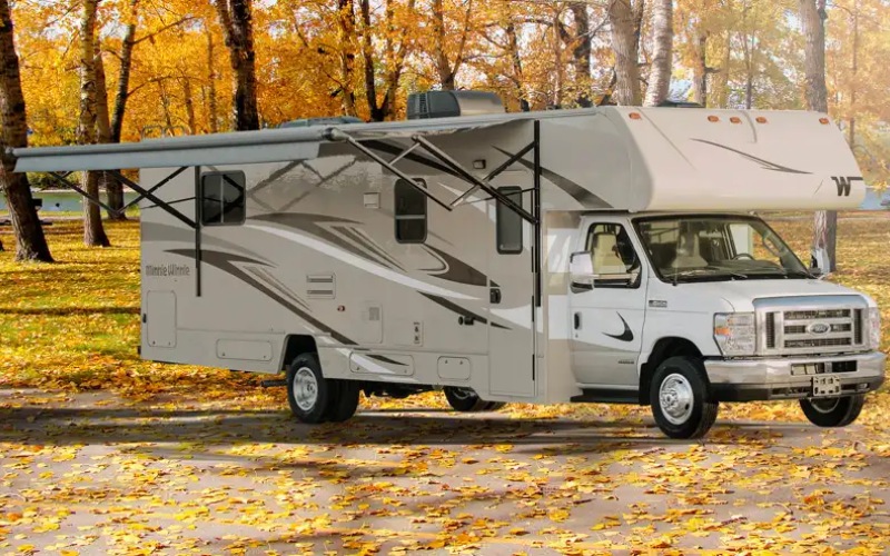 Chicago, IL - 2025 Winnebago Minnie Winnie's Overview