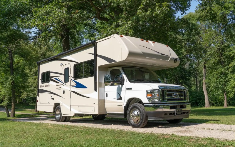 Chicago, IL - 2025 Winnebago Minnie Winnie's Floor Plans