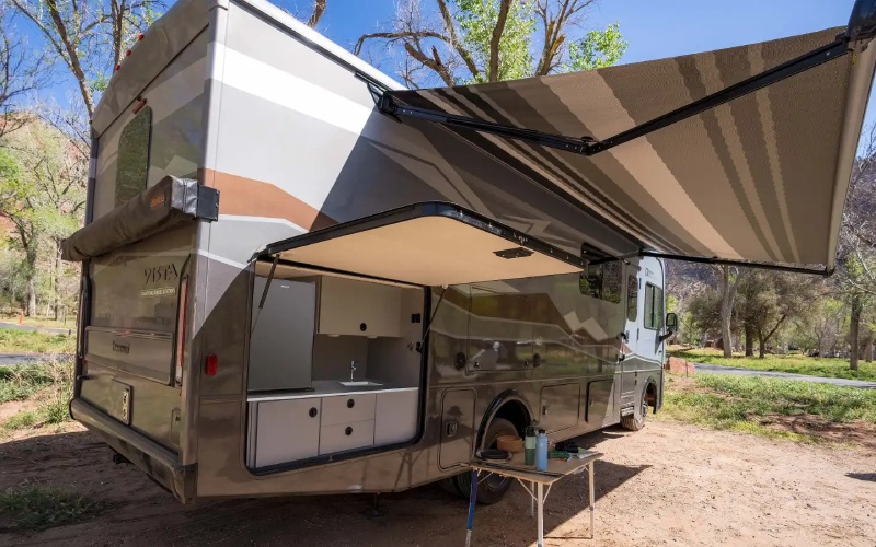 Chicago, IL - 2025 Winnebago Vista NPF's Floor Plans