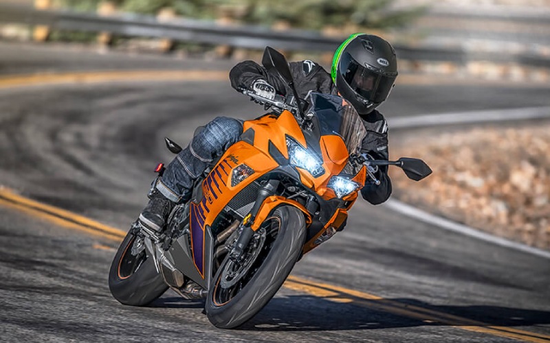 ポスター nisimoto7777 2025 Kawasaki Ninja 650 ABS vs 2025 Kawasaki Ninja ZX-6R in Joplin