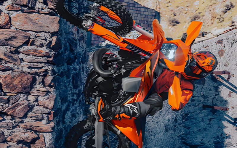 Why Tool-Free Suspension Adjustability on the 2026 KTM 300 XC-W Elevates Enduro Confidence around Gilbert, AZ