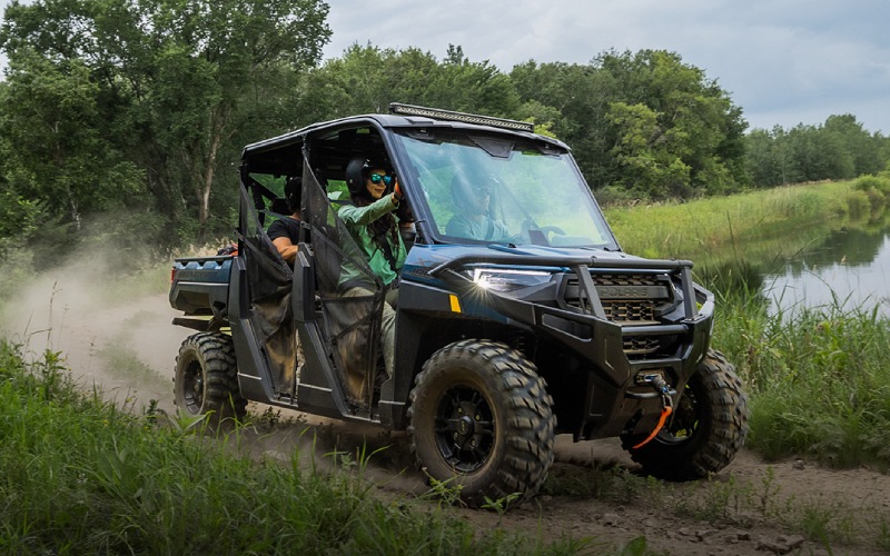 How the Gen 2 Transmission and Factory Winch Make the 2026 RANGER CREW 1000 Premium a Smarter Choice for Frontenac, KS