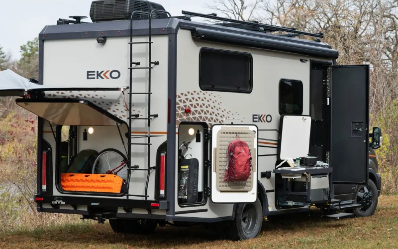 Which AWD Class C is the smarter four-season, off-grid choice around Chicago, IL: 2026 Winnebago EKKO or Tiffin Open Trail?