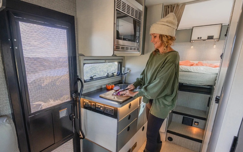 Rockford, IL - 2026 Winnebago EKKO's Interior