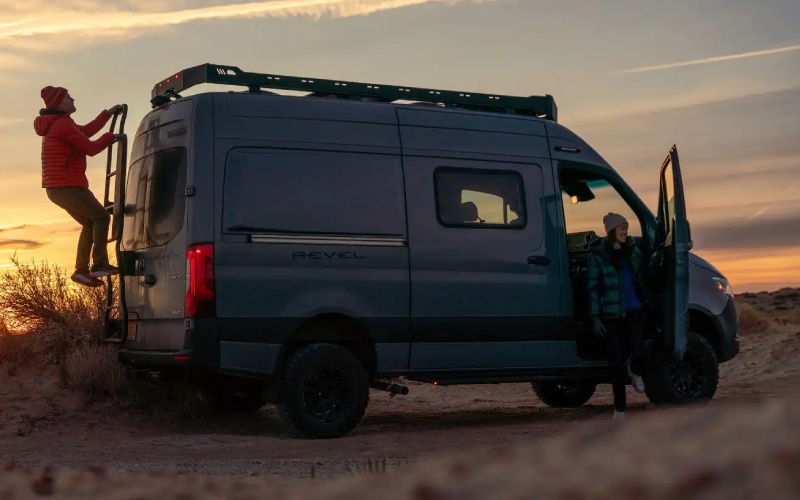 Rockford, IL - 2026 Winnebago Revel's Mechanical